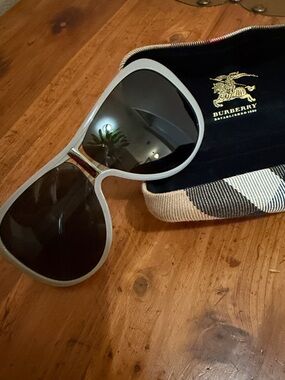 Burberry aviator Light Gray Frame Sunglasses with Black Lenses